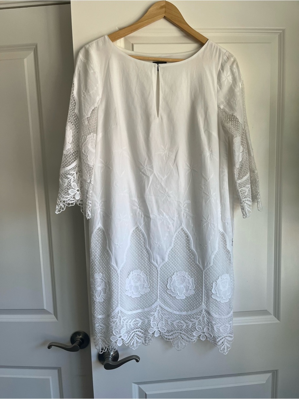 NWT White Crochet Lace Embroidered Boho Shift Dress